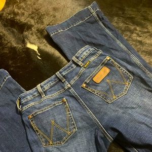 28x34 Women’s Wrangler Retro Bell Bottoms